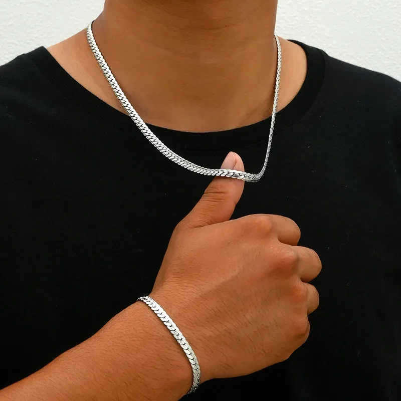 Conjunto de pulsera y cadena plateado