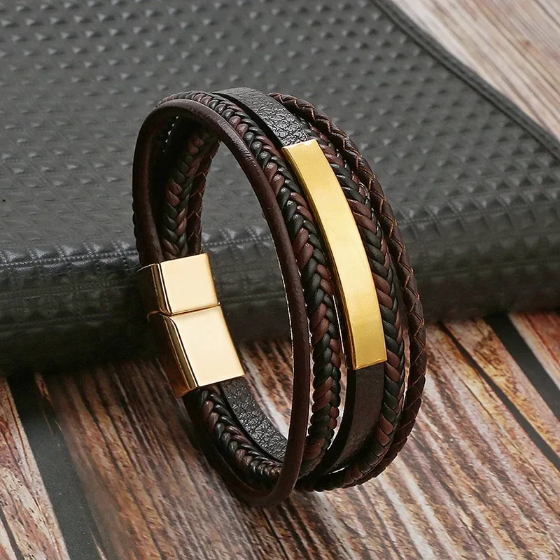 Pulsera marrón de 5 tiras con aplique y boche dorado