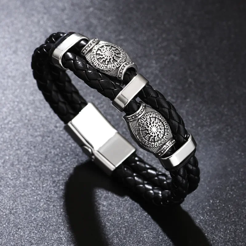 Pulsera doble trenza negra con dijes de runas vikingas