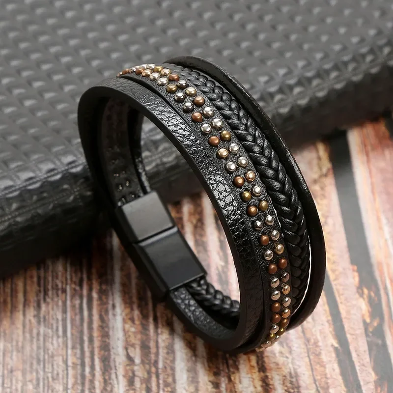 Pulsera de 4 tiras negra con tachas