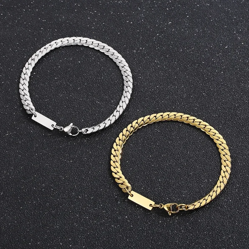 Pulsera de cadena plateada o dorada con chapita