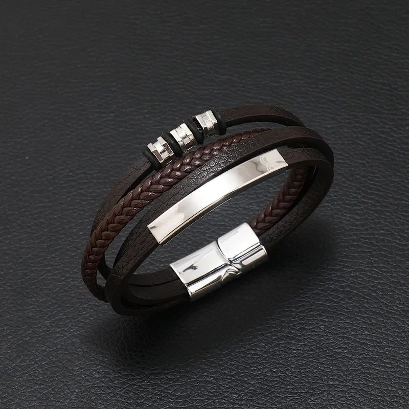 Pulsera Marrón con apliques plateados símil tuercas