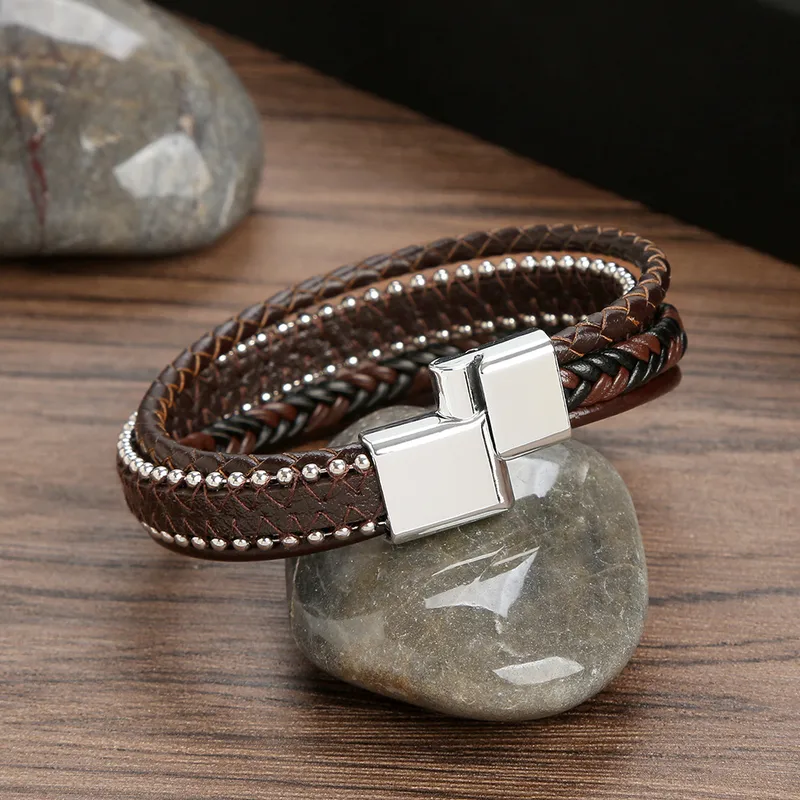 Pulsera marrón de 4 tiras y delicados detalles en plateado - Imagen 3